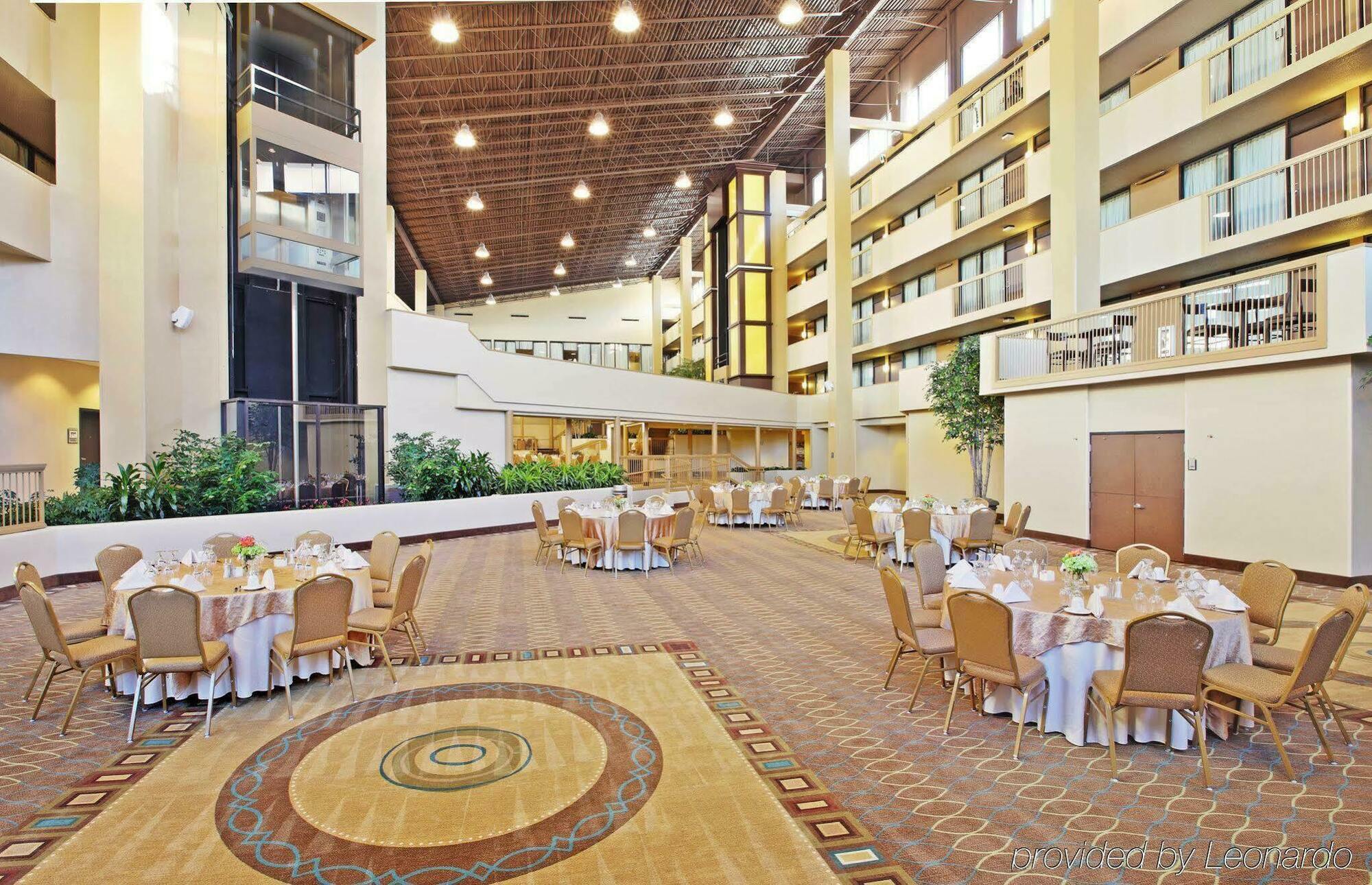 Holiday Inn Little Rock-Airport-Conference Center By Ihg Bagian luar foto